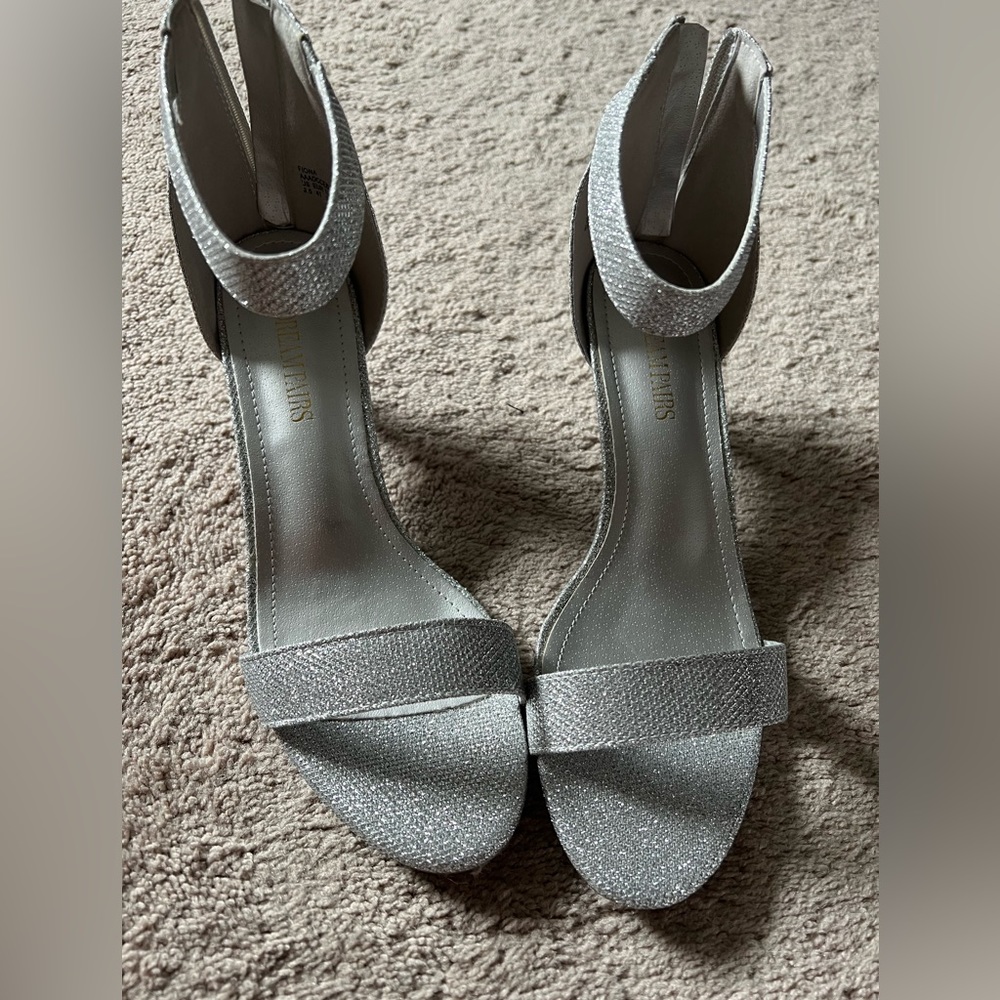 silver heels 🩶